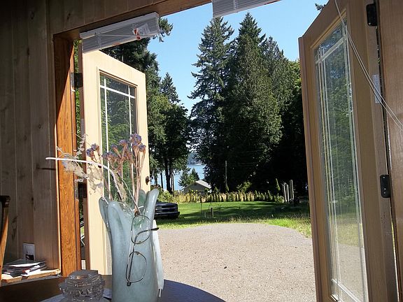 4th image of 361 E Plantation Way