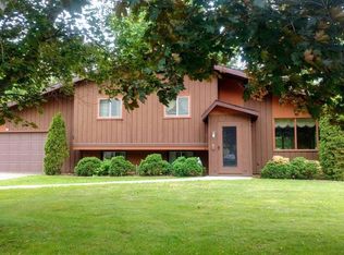 97 Rose Park Ct, Clintonville, WI 54929