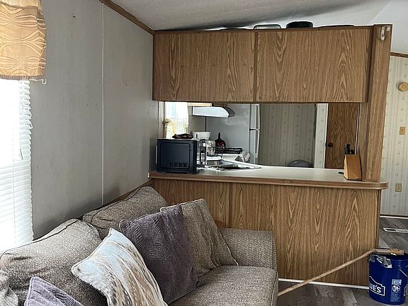 4th image of 74 Crystal Springs Way