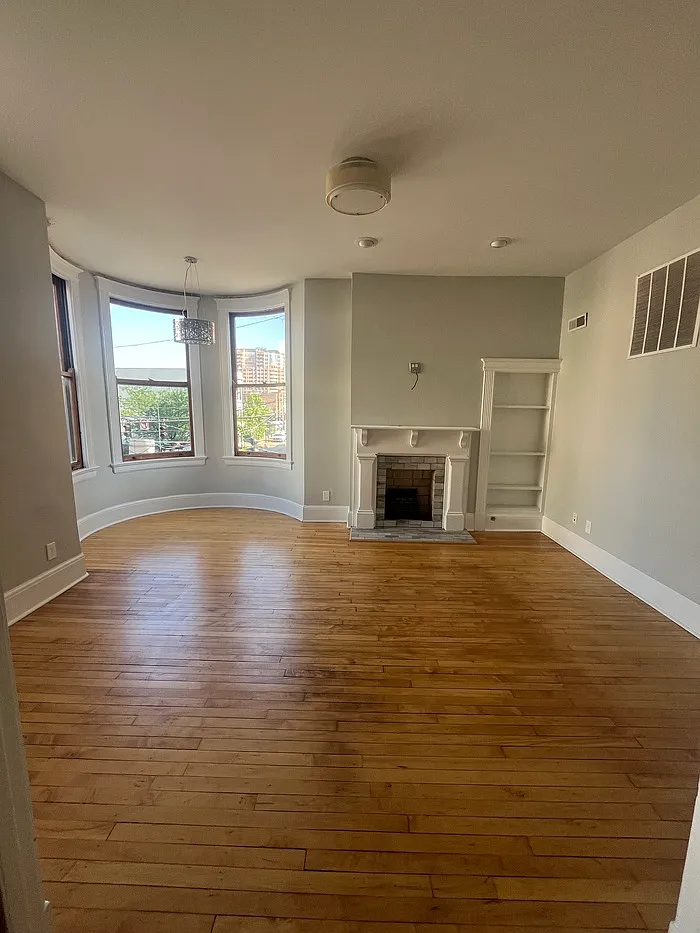 2 bed, 1.0 bath, $1,750 — Photo 4