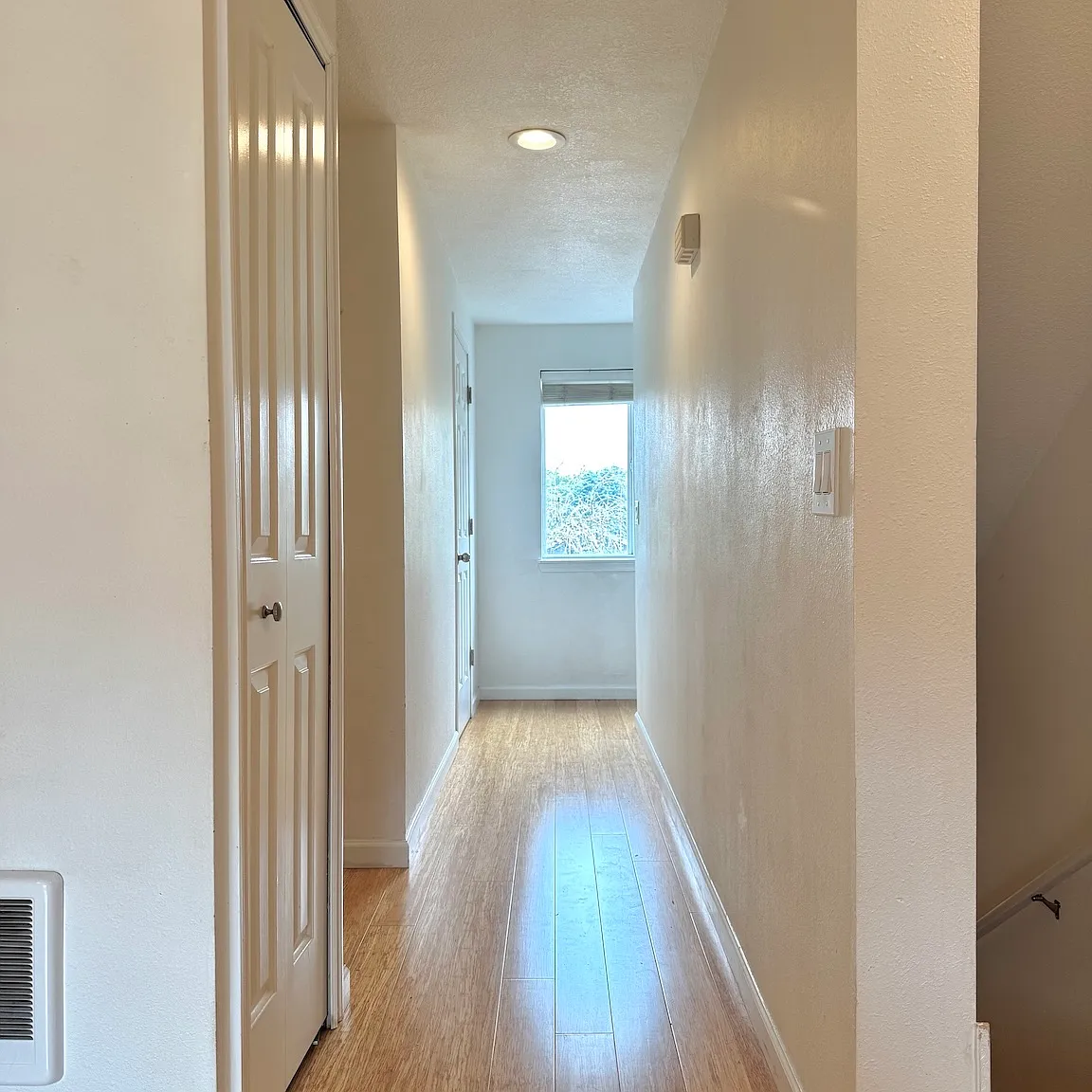 2 bed, 1.5 bath, 900 sqft, $1,550 — Photo 4