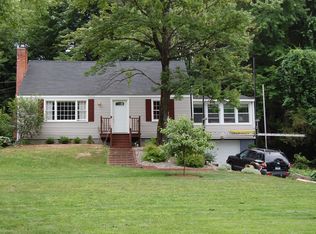 7 Pennywhistle Rd, East Granby, CT 06026