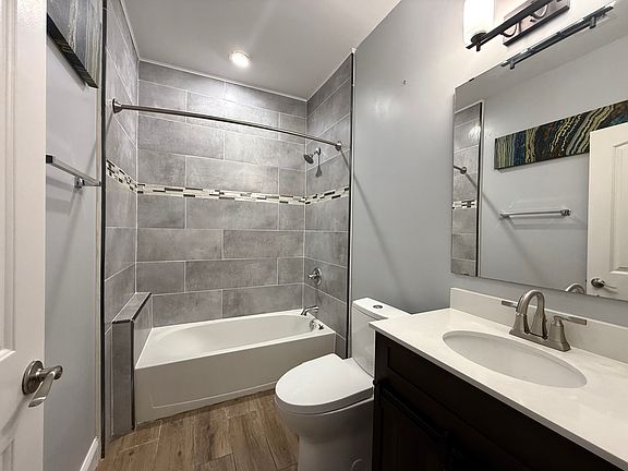 4th image of 2331 Dumaine St APT B
