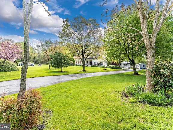 5th image of 202 Autumn Sky Ter