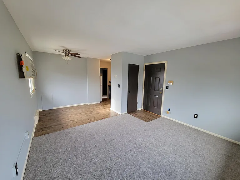 5025 University Ave NE #10 — Photo 8