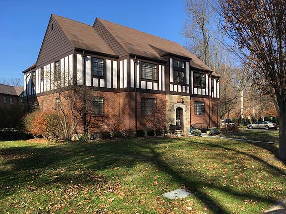 Mariemont Square Apartment