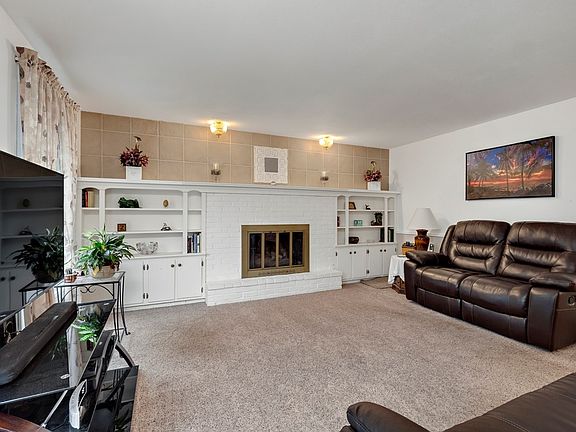 2nd image of 4028 Knightway Dr