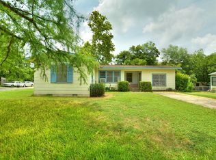 973 E Walnut St, Seguin, TX 78155