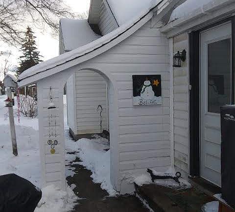 3rd image of 109 E Avenue B
