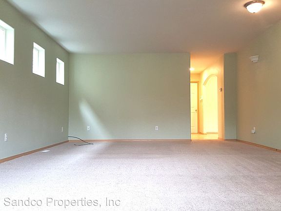 4th image of 18414 97th Ave E