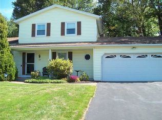 122 Oak Bridge Way, Rochester, NY 14612