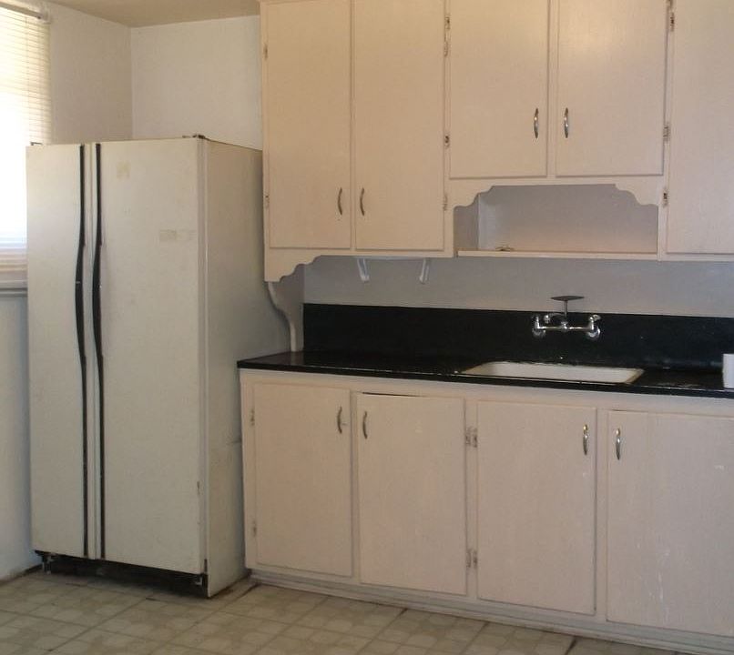 2nd image of 2401 Iowa St APT 4