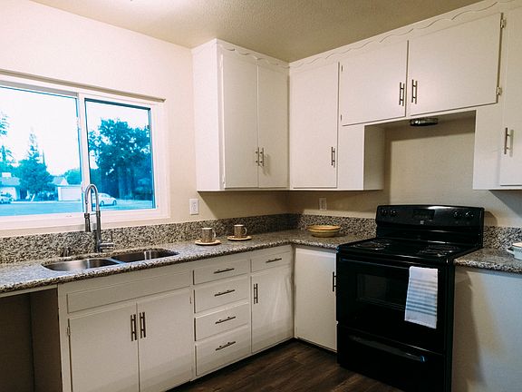 2nd image of 2808 E Simpson Ave