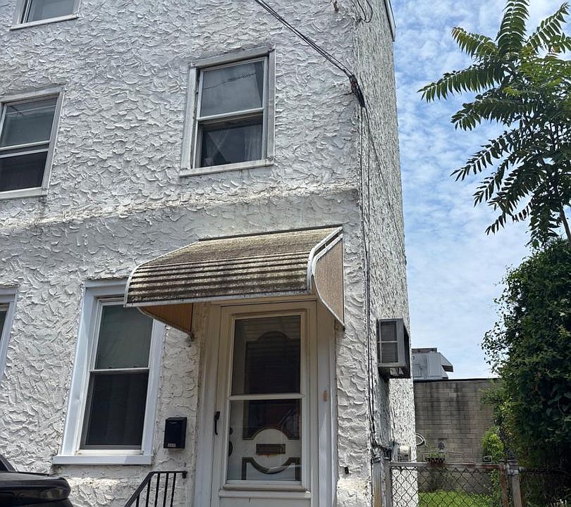 1st image of 1033 E Crease St