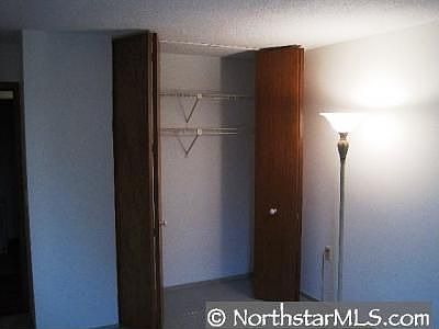 4th image of 6615 Lake Shore Dr #906