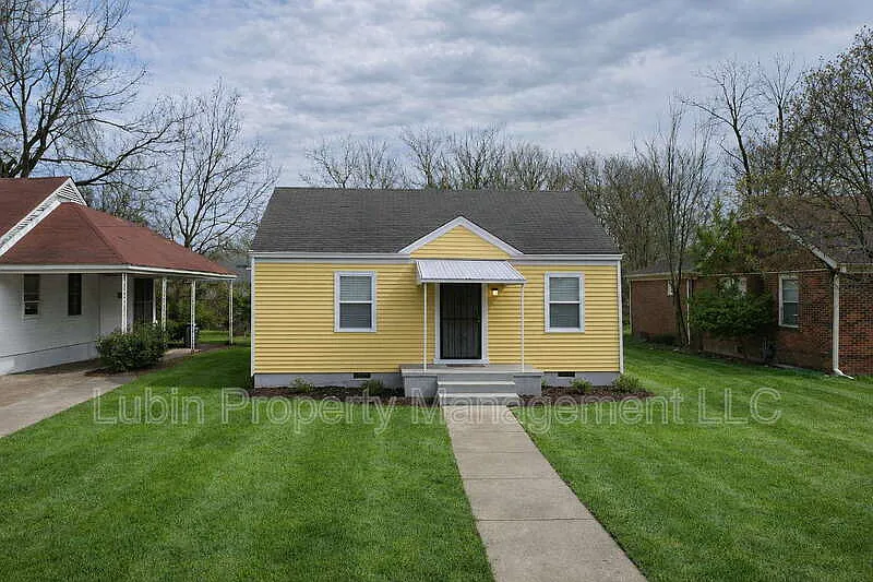 North Memphis — Photo 1