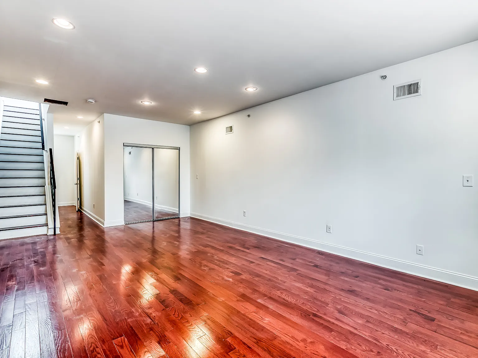 3 bed, $3,650 — Photo 2