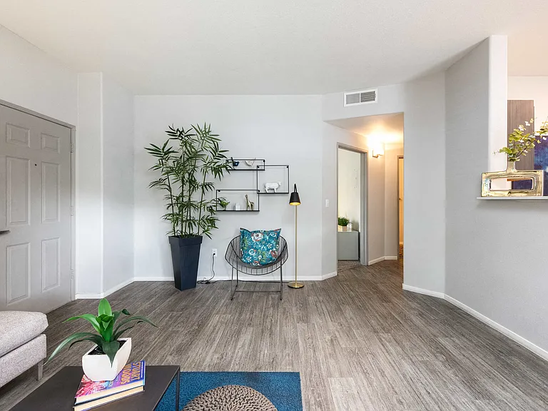 Ventana Canyon Apartments — Photo 10