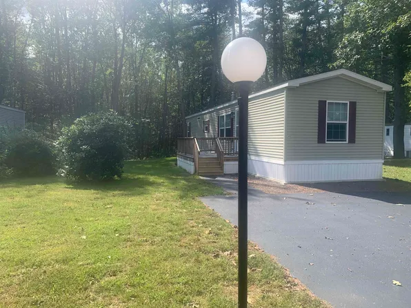 40 Colonial Village Road, Somersworth, NH 03878
