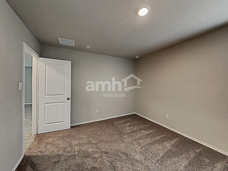 10603 Varmus Dr — Photo 7