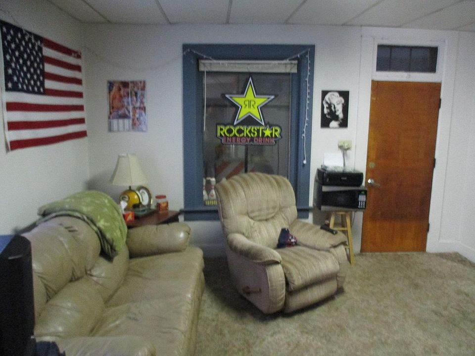 2nd image of 924 Cameron Ave