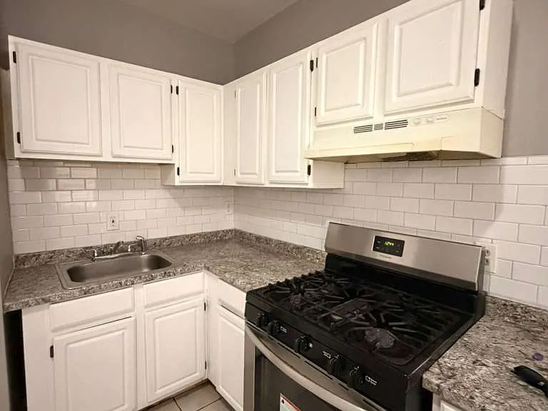 264 S 1st St #1 — Photo 6