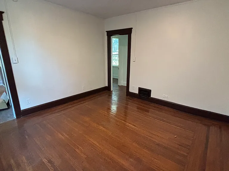547 Considine Ave #2 — Photo 5