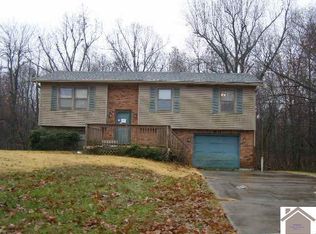1835 Creekview Dr, Paducah, KY 42003