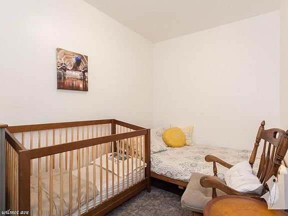 4th image of 1948 N Wilmot Ave #517