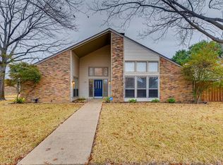 309 Rustic Ridge Dr, Garland, TX 75040