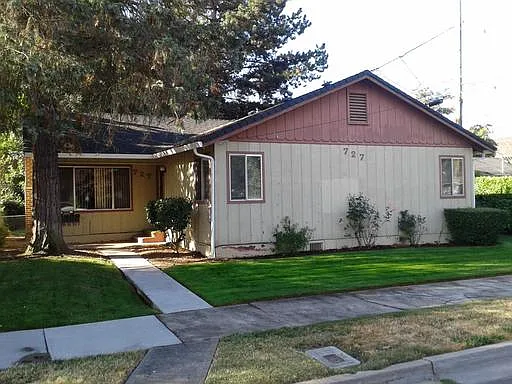727 W 4th St photo 1