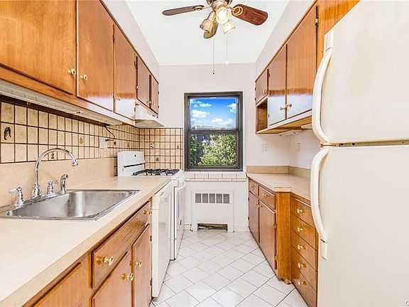 5th image of 40 Fleetwood Ave APT 5E