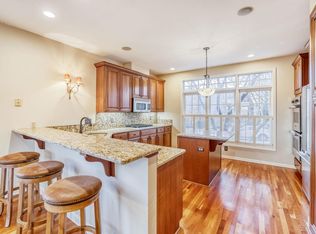 228 Ridgewood Ave, Minneapolis, MN 55403