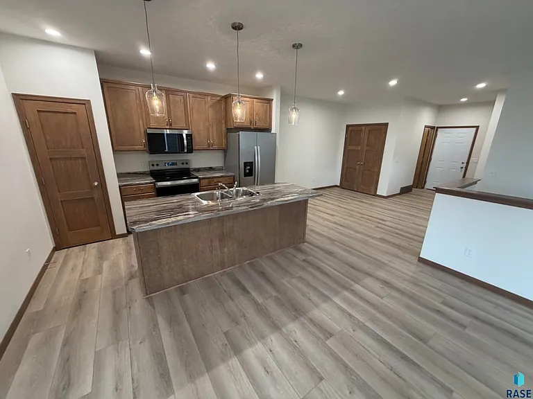 3415 S Heather Ave #1 — Photo 2