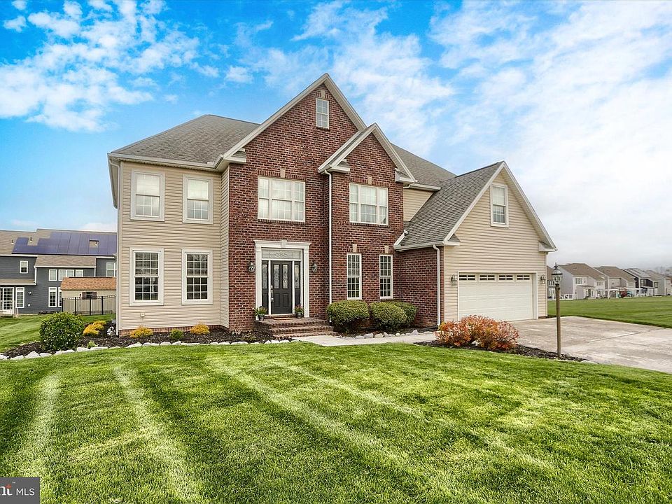 1st image of 10 Spring View Ct