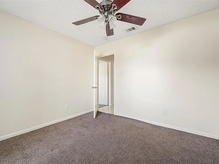 2603 Hollymist Dr — Photo 32