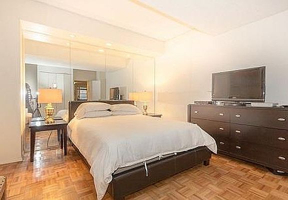 3rd image of 150 W 51st St #808D