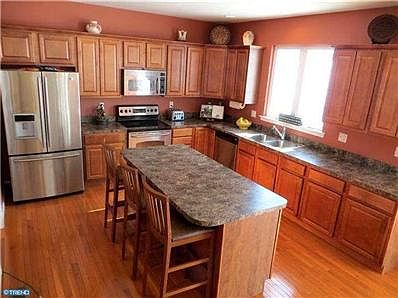 2nd image of 2916 Honeymead Rd