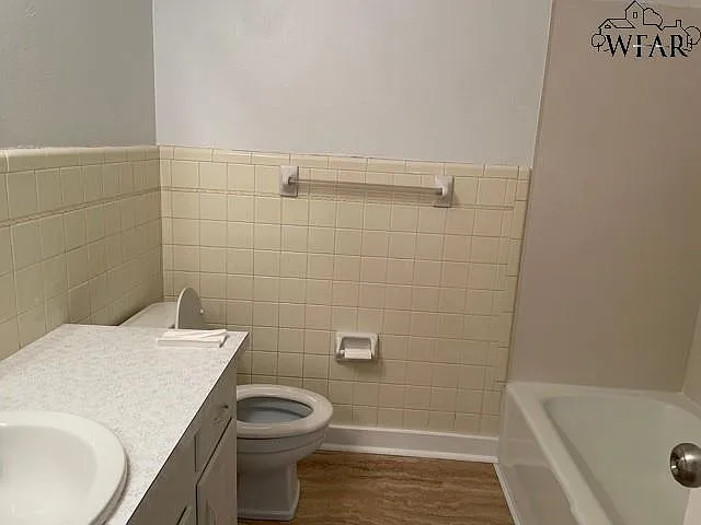 3 bed, 2.0 bath, 1293 sqft, $1,495 — Photo 4