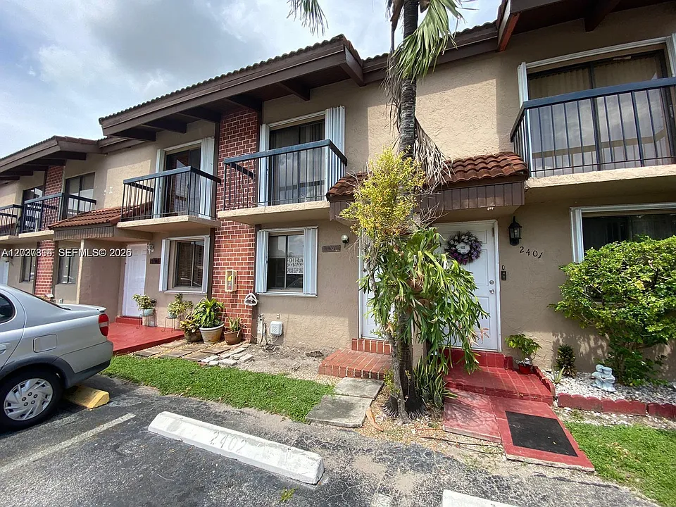 1813 SW 107th Ave #2402