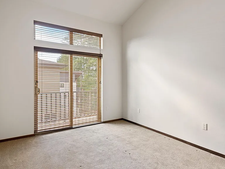 184 Madrona Way NE — Photo 10