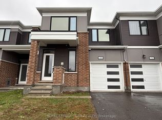 709 Megrez Way E, Ottawa, ON K2J 6S9