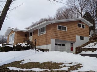 421 Latter Dr, Syracuse, NY 13205