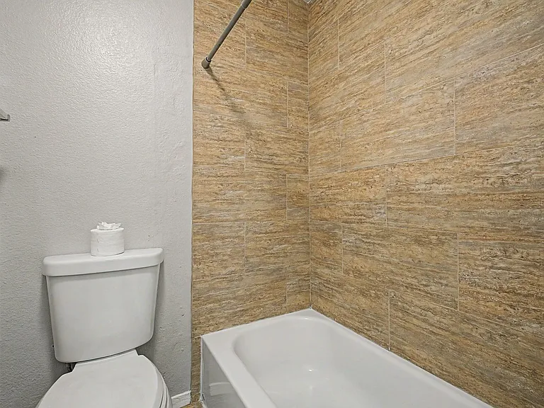 7928 Horn Beam Ct — Photo 21