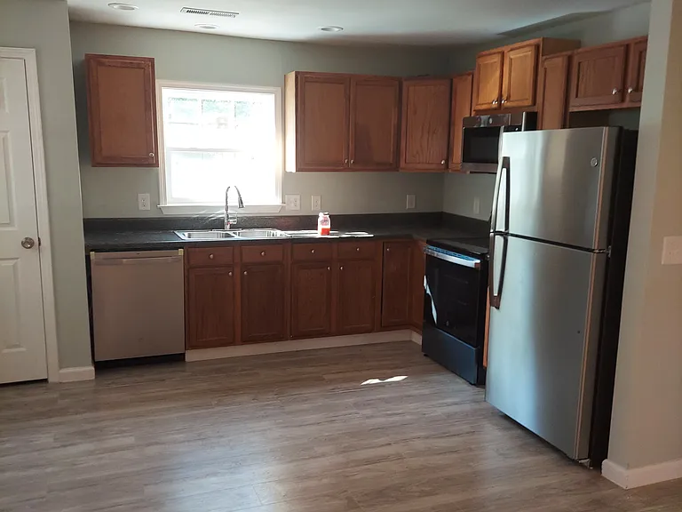 525 Chandler St — Photo 2
