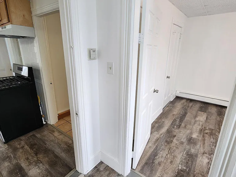 37 Watson St #2 — Photo 16