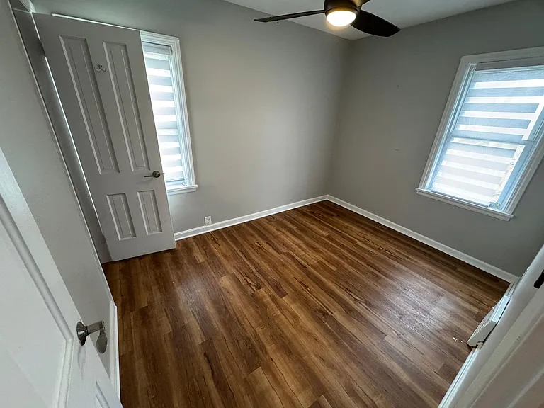 25301 Shoreview Ave — Photo 6