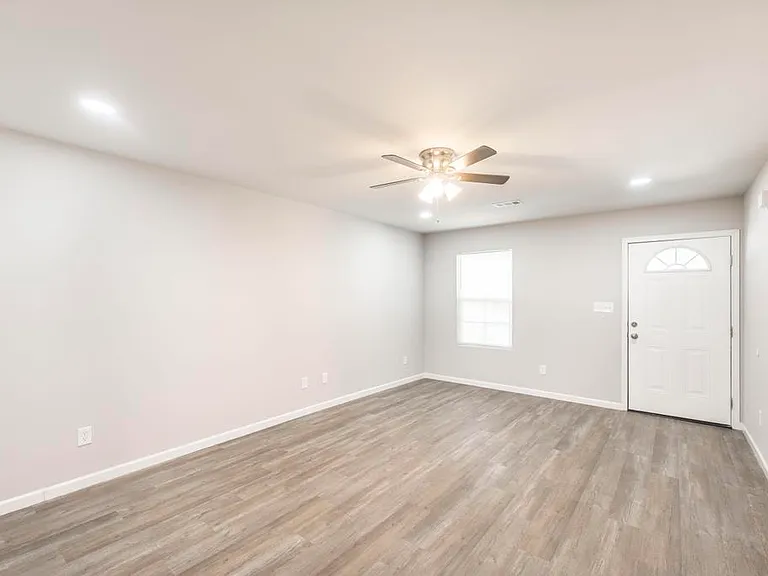 205 Doyle St #2 — Photo 10