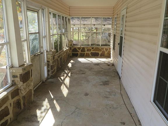 5th image of 801 N Griffin St