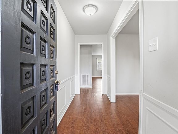 2nd image of 5907 Peg St